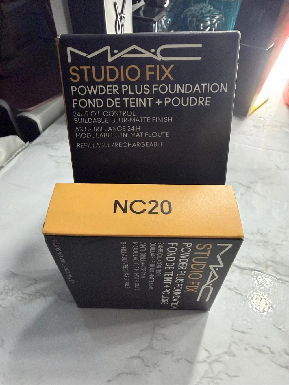 MAC Studio Fix Powder Plus Foundation NC20 - Black & Tan Packaging